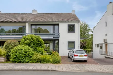 Twee-onder-één-kap te koop: Athoslaan 93, Biesland Maastricht