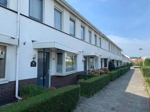 Terraced house for rent: Atletiekbaan 4, De Velden 'S-Gravenhage