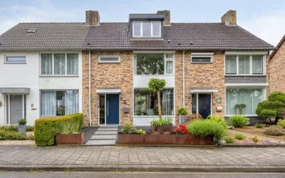 Tussenwoning te koop: Atoomstraat 15, Heer Maastricht