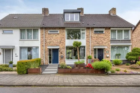 Tussenwoning te koop: Atoomstraat 15, Heer Maastricht