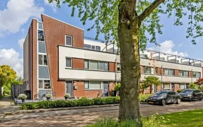 Corner house for sale: Audrey Hepburnstraat 76, Filmwijk Midden Almere