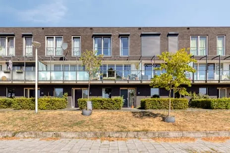 Terraced house for sale: Augustalaan 30, Het Fort Bergen Op Zoom
