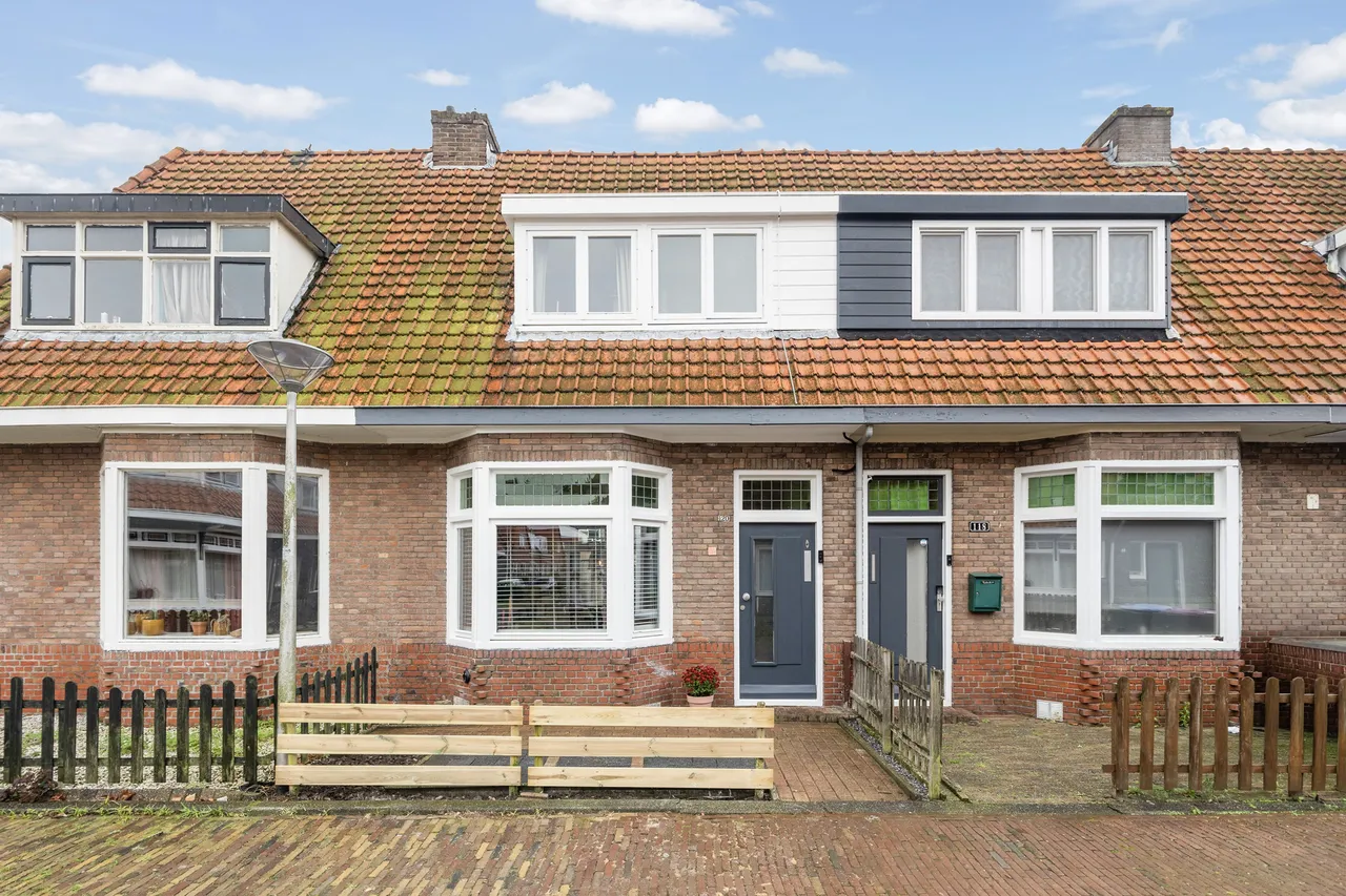 Tussenwoning te koop: Auke Stellingwerfstraat 120, Leeuwarden