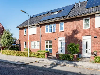 Tussenwoning te koop: Aureus 7, Lingebuurt Elst