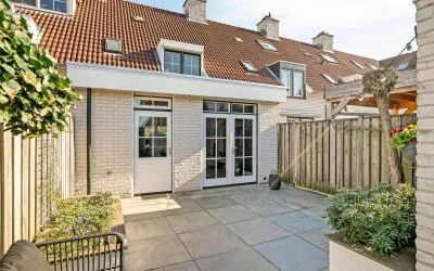 Tussenwoning te koop: Auvergnelaan 9, Achtse Barrier-Hoeven Eindhoven