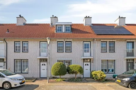 Tussenwoning te koop: Auvergnelaan 9, Achtse Barrier-Hoeven Eindhoven