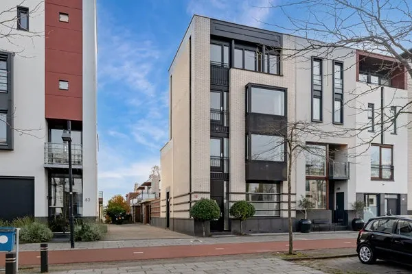 Appartement te koop: Avenue Carnisse 69, Meerwede Zuidoost Barendrecht
