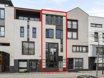 Tussenwoning te koop: Avenue Carnisse 72, Meerwede Zuidwest Barendrecht