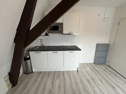 Studio te huur: Aweg 11AK15, Schildersbuurt Groningen