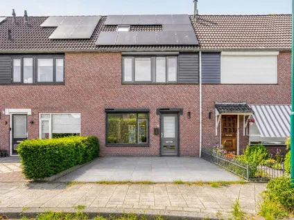 Tussenwoning te koop: Azalea 5, Gezonken Hoek Veenendaal