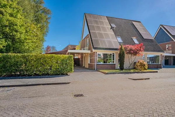Hoekwoning te koop: Azaleastraat 1B, Winschoten