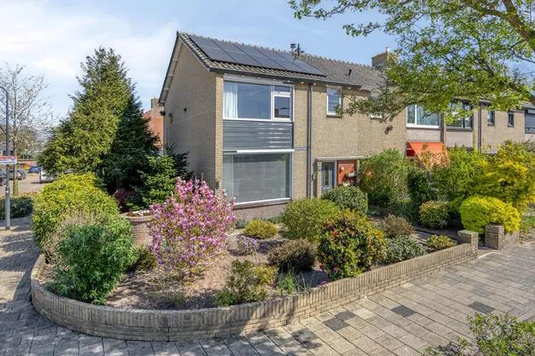 Hoekwoning te koop: Azaleastraat 25, Bloemenbuurt Oosterhout