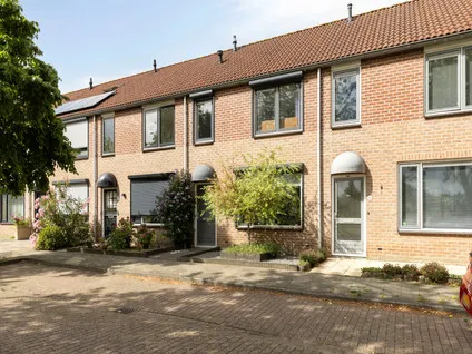 Tussenwoning te koop: Azaleastraat 37F, Lievenspolder Terneuzen
