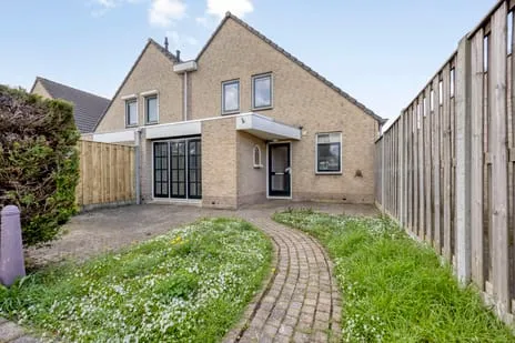 Hoekwoning te koop: Azaleastraat 4, Almere