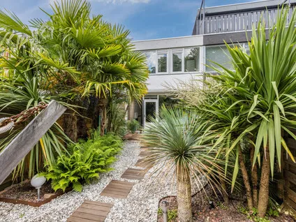 Tussenwoning te koop: Azarooldoorn 40, Ommoord Rotterdam