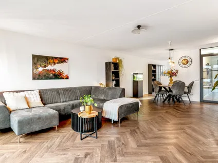 Tussenwoning te koop: Azorenweg 37, Almere