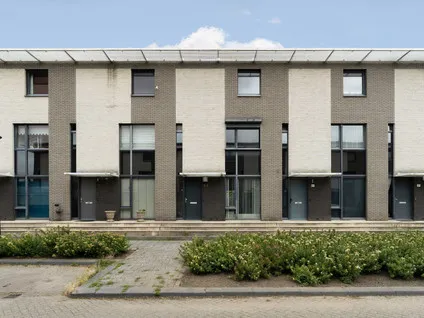 Tussenwoning te koop: Azorenweg 87, Almere