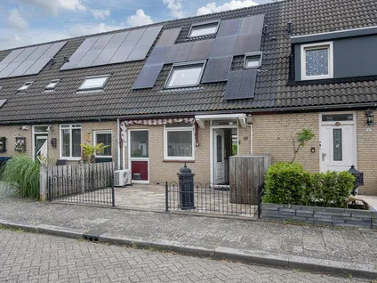Tussenwoning te koop: B. Merkelbachstraat 18, Bouwmeesterbuurt Noord Almere