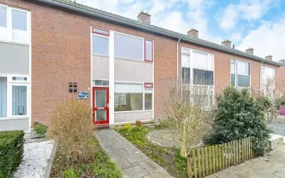 Tussenwoning te koop: B.A. van der Colffstraat 3, Woudrichem zuid Woudrichem