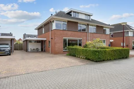 Twee-onder-één-kap te koop: B.H. Broekemastraat 6, Winsum Noord - Oost Winsum (Gr)