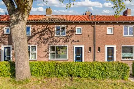 Tussenwoning te koop: Baan 37, Ens-woonkern Ens