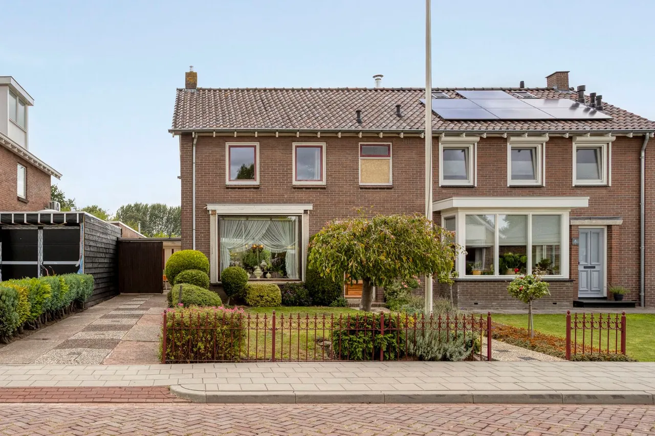 Twee-onder-één-kap te koop: Baan 54, Ijsselmuiden