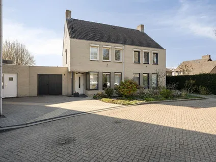 Tussenwoning te koop: Baanderthoeve 14, Amby Maastricht