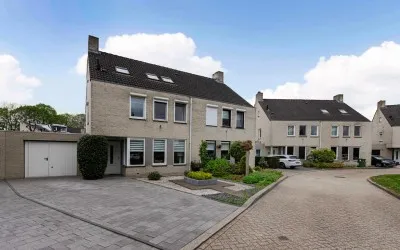 Tussenwoning te koop: Baanderthoeve 6, Amby Maastricht