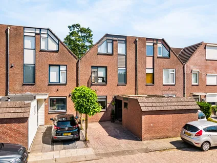 Tussenwoning te koop: Baaneweer 27, De Weren Sliedrecht
