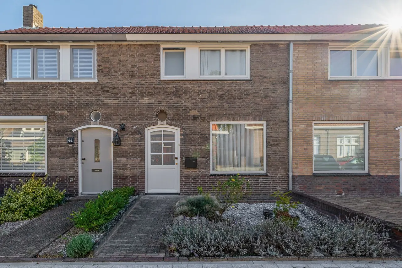 Tussenwoning te koop: Baardwijksestraat 43, Waalwijk