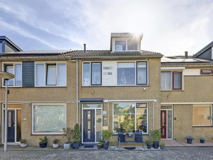 Terraced house for sale: Baarsveen 111, Baarsveen Spijkenisse