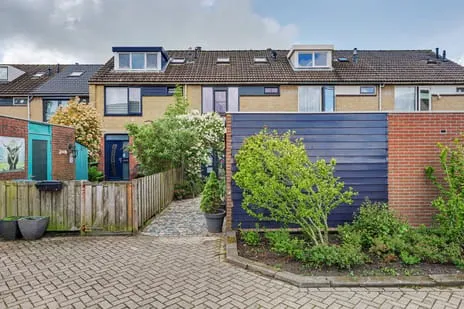 Tussenwoning te koop: Baarsveen 137, Baarsveen Spijkenisse