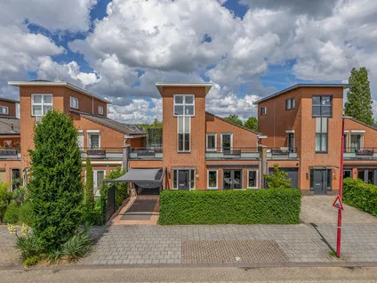 Tussenwoning te koop: Bachlaan 14, Oud-Beijerland Poortwijk Oud-Beijerland