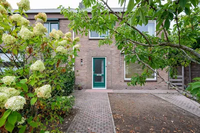 Corner house for sale: Bachlaan 2, Componistenkwartier Apeldoorn