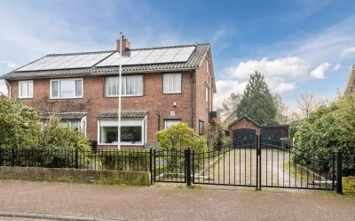 Twee-onder-één-kap te koop: Bachlaan 21, Sijsjesberg Huizen
