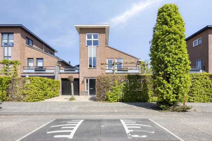 Hoekwoning te koop: Bachlaan 32, Oud-Beijerland Poortwijk Oud-Beijerland