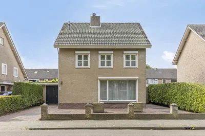 Twee-onder-één-kap te koop: Bachstraat 16, Venne-Oost Drunen