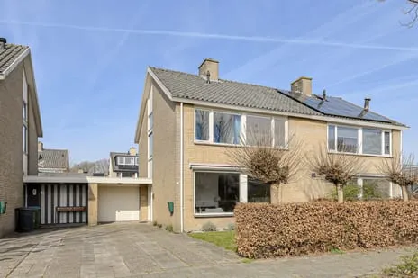 Tussenwoning te koop: Bachstraat 4, Componistenbuurt Oosterhout (Nb)