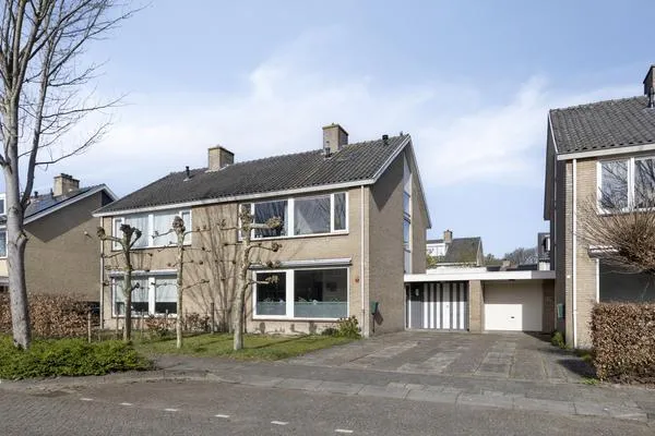 Tussenwoning te koop: Bachstraat 6, Oosterhout