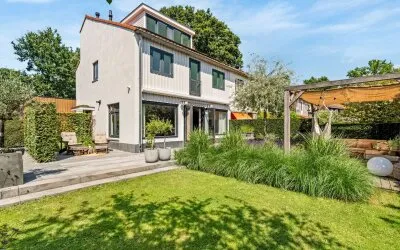 Twee-onder-één-kap te koop: Bachweg 50, Componistenbuurt-Noord Amersfoort