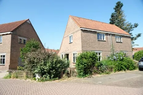 Twee-onder-één-kap te koop: Badhuisplein 40, Sterrebos Tiel