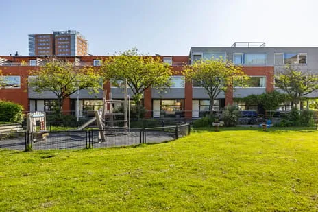 Tussenwoning te koop: Badhuisplein 6, Badstratenbuurt Groningen