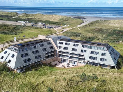 Woning te koop: Badweg West 4-5, Verspreide huizen Midsland-Noord West-Terschelling