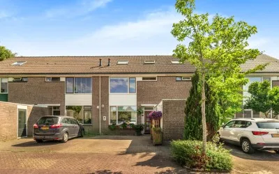 Terraced house for sale: Baetenburg 93, Zuid West Heiloo