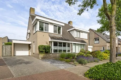 Twee-onder-één-kap te koop: Baetserveldsingel 54, Kern Roggel Roggel