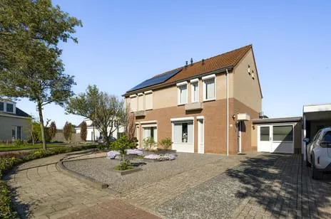 Twee-onder-één-kap te koop: Baetserveldsingel 68, Kern Roggel Roggel