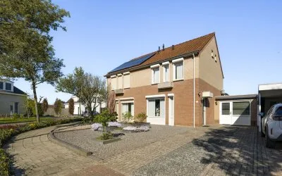 Twee-onder-één-kap te koop: Baetserveldsingel 68, Kern Roggel Roggel