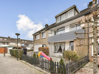 Tussenwoning te koop: Baijensweer 33, Wielwijk-zuid Hardinxveld-Giessendam
