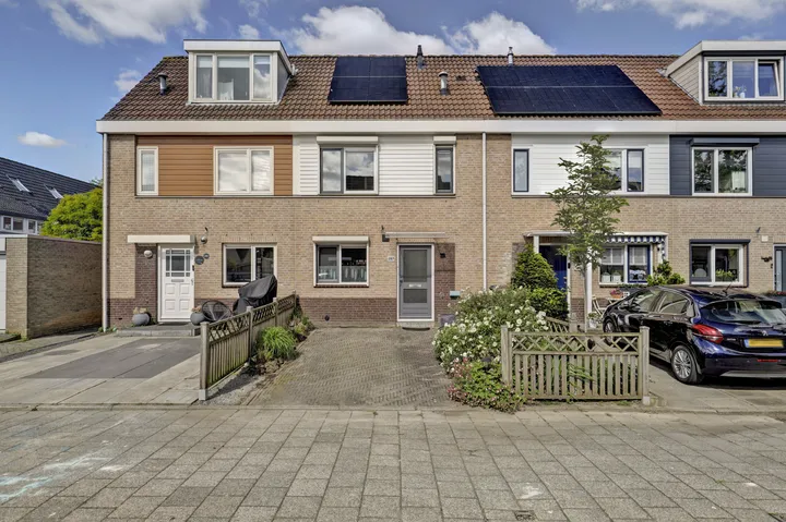 Tussenwoning te koop: Bakema-erf 287, Van den Broek-erf en omgeving Dordrecht