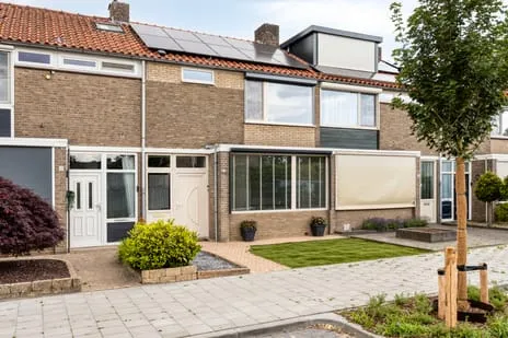 Tussenwoning te koop: Bakhuizen van den Brinklaan 10, Prinsejagt Eindhoven
